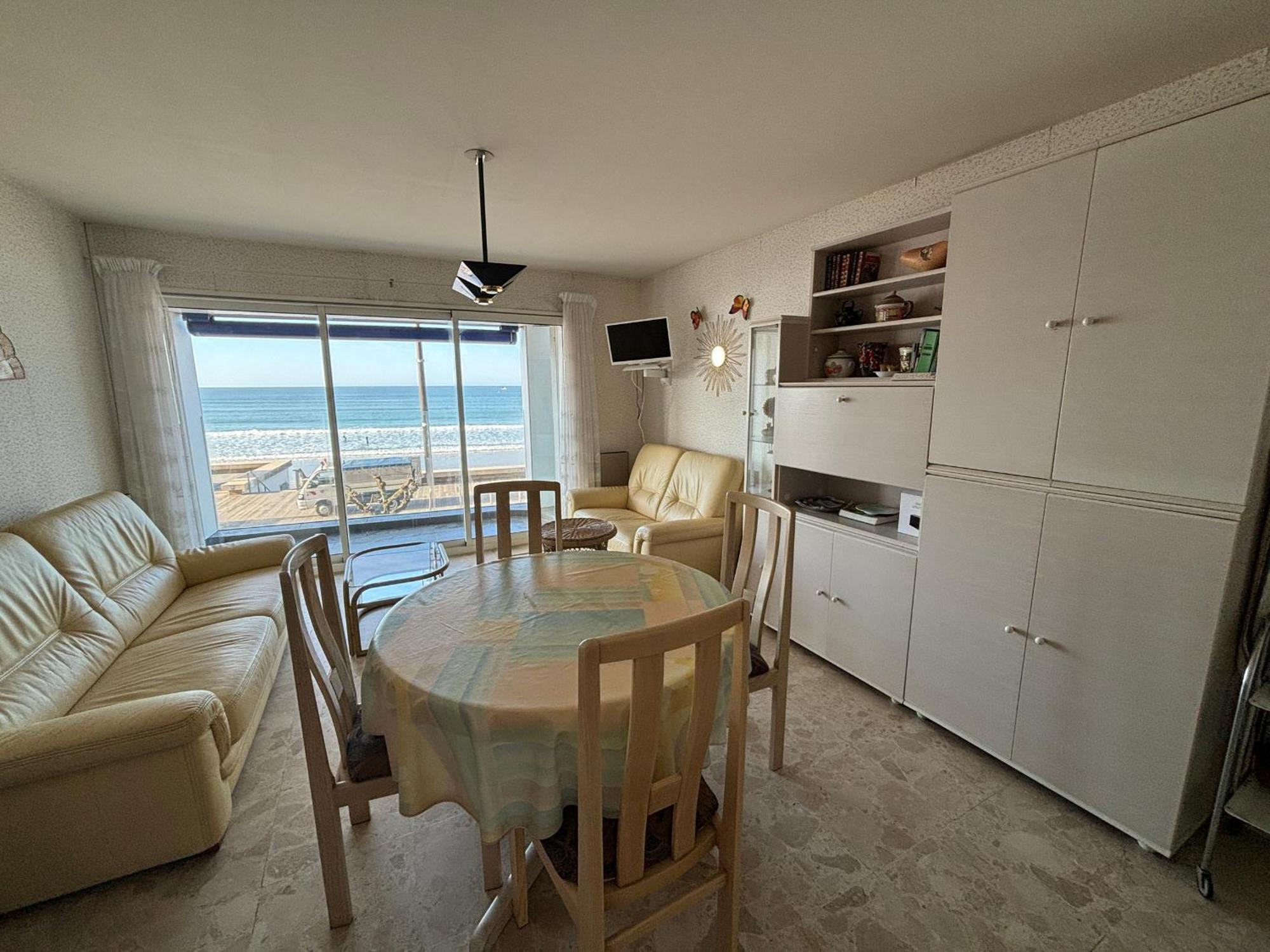 Appartement T2 Avec Balcon Et Vue Mer, 1Er Etage, Ascenseur, Tv, Cuisine Equipee - Fr-1-197-466 Les Sables-dʼOlonne Zewnętrze zdjęcie