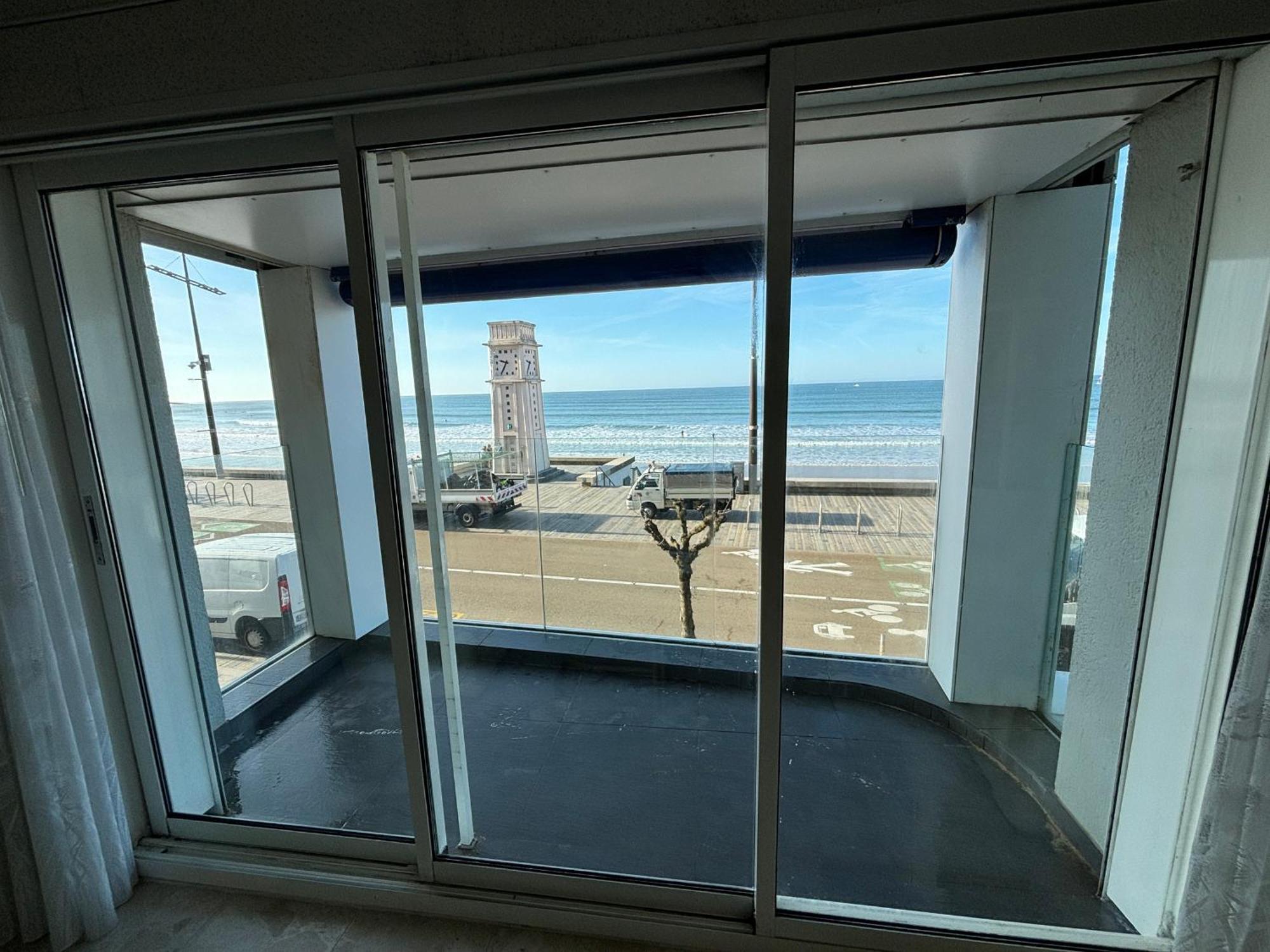 Appartement T2 Avec Balcon Et Vue Mer, 1Er Etage, Ascenseur, Tv, Cuisine Equipee - Fr-1-197-466 Les Sables-dʼOlonne Zewnętrze zdjęcie